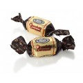 Carachoco Lutti caramelo de toffee cubierto de chocolate negro.